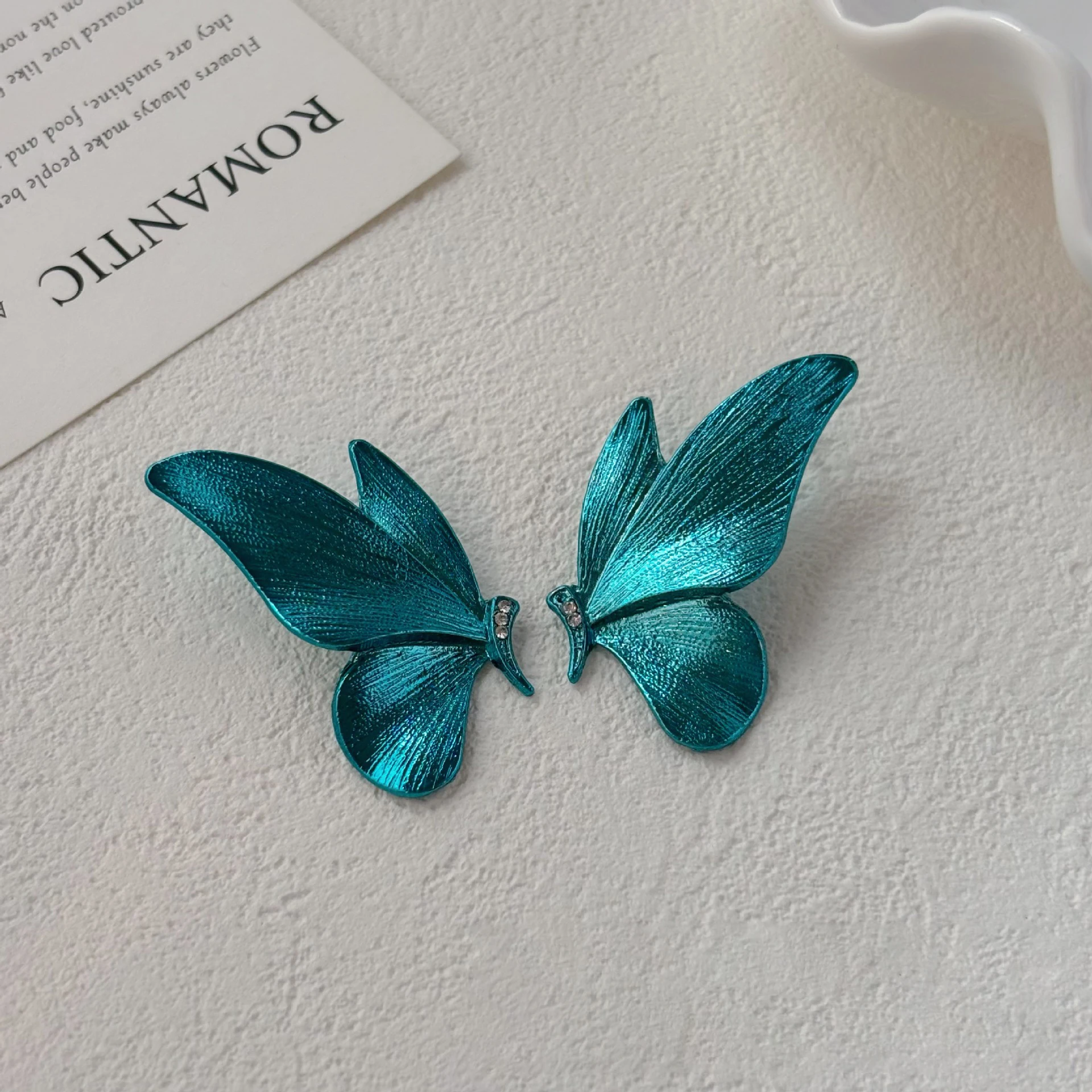 Vintage Blue Butterfly Stud Earrings - Minimalist Dainty Elegant Jewelry, Unique Wing Design Ear Accessories for Women - 图片 4