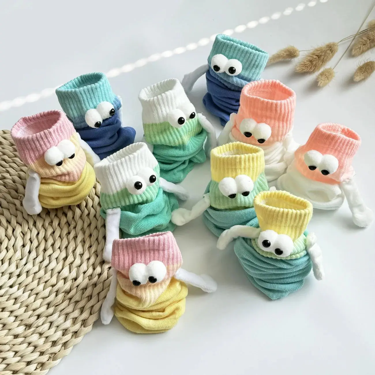 Holding Hands Magnetic Socks Fun Color Cartoon Sock for Women Men Crazy Novelty Valentine's Gifts For Couples Anniversary Friend