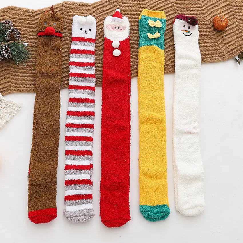 Women's Plush Christmas Sleep Socks - Cozy Coral Fleece Knee High Socks for Winter, Ideal as a Gift